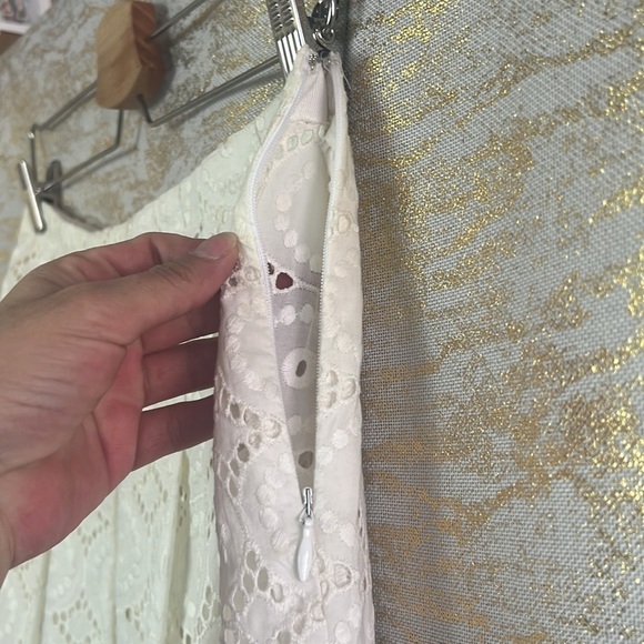 Banana Republic White Cotton Eyelet Lace Skirt Size 4 - Picture 6 of 13